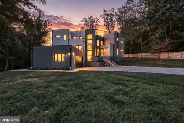 3525 Glenbrook Rd, Fairfax