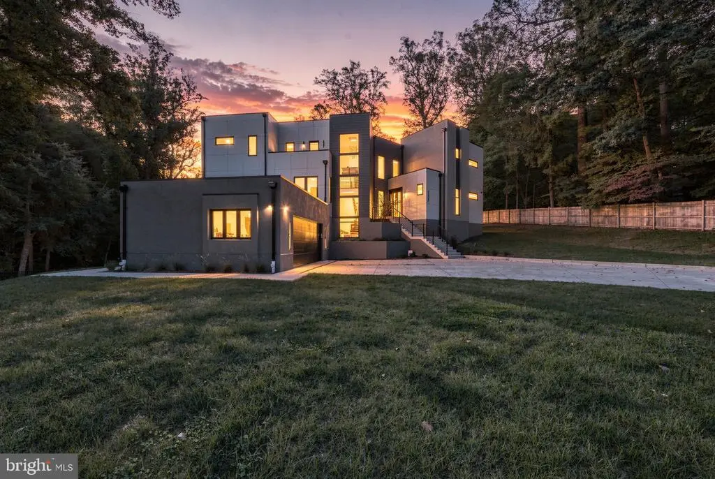 3525 Glenbrook Rd, FAIRFAX