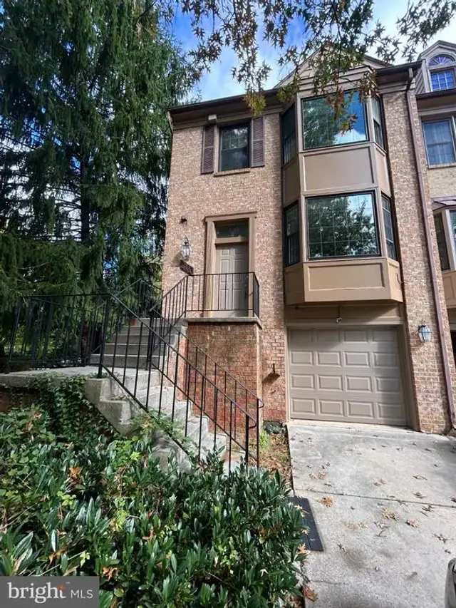 200 Lynn Manor Dr, Rockville