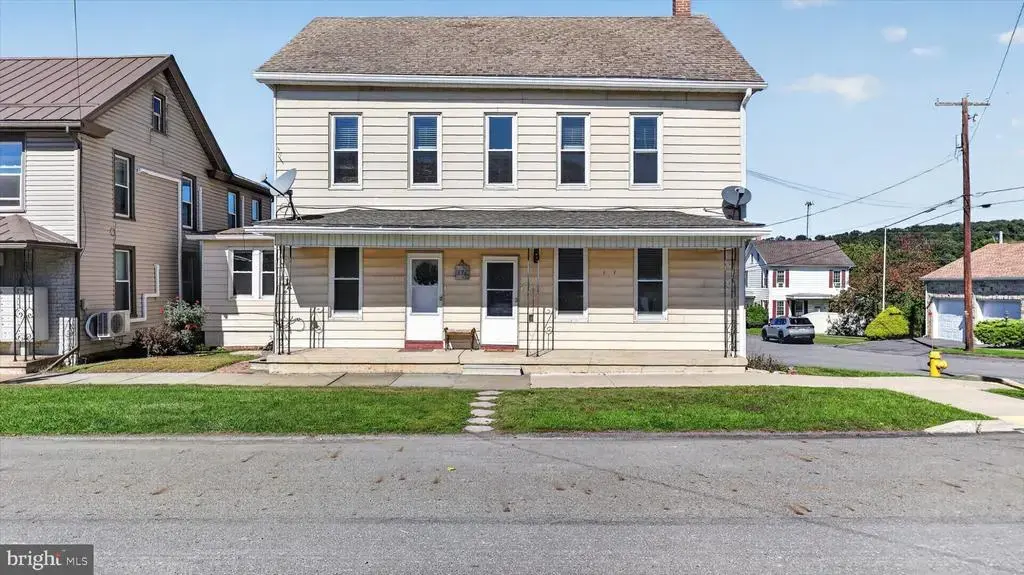 176 Market St, PILLOW