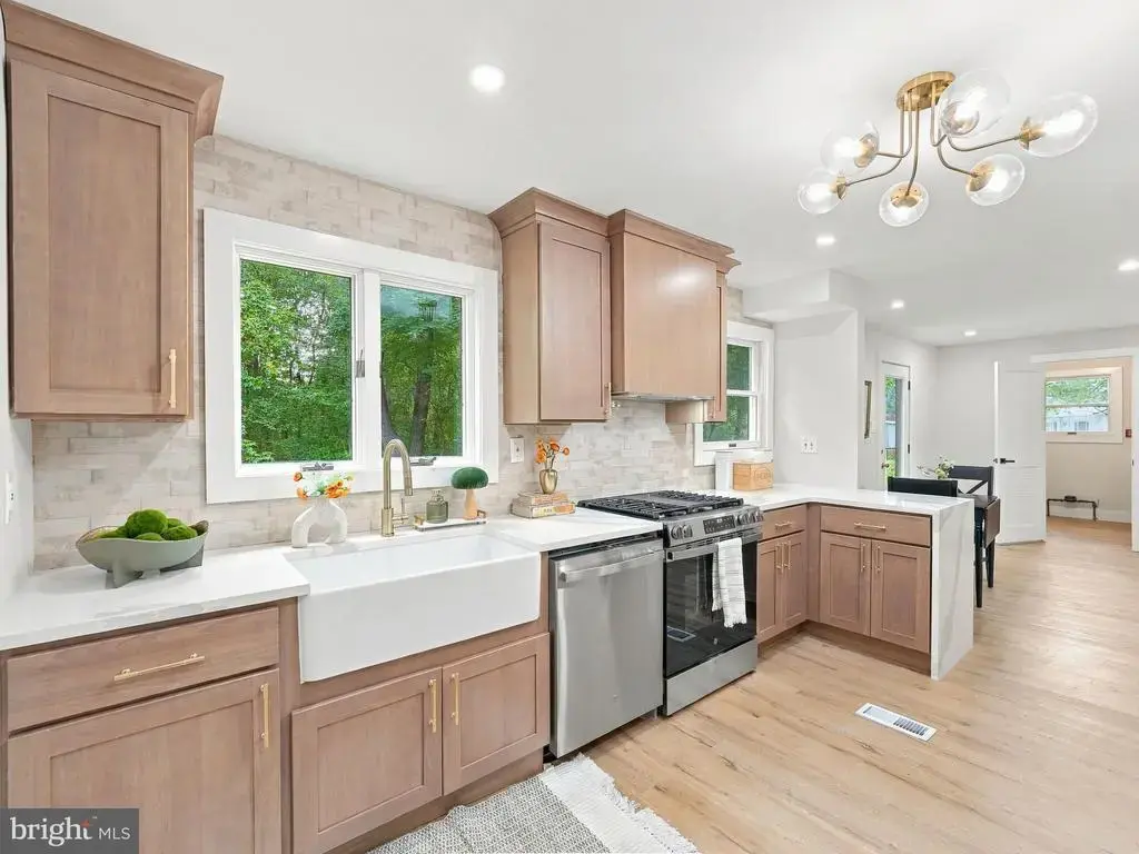 377 N Locust Ave, MARLTON