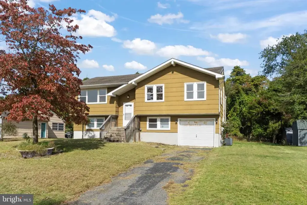 214 Haines St E, LANOKA HARBOR