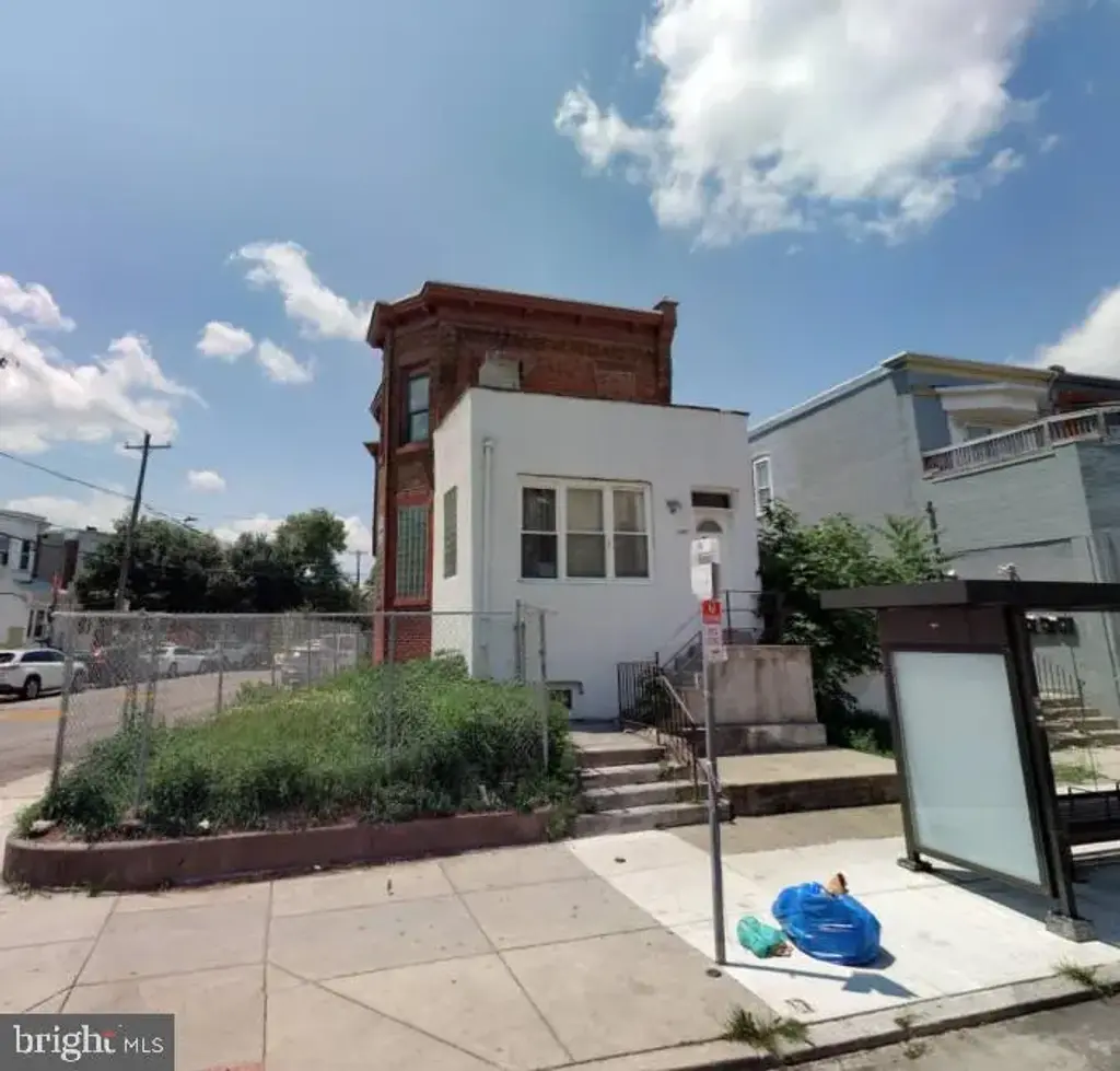 200 N 52nd St, PHILADELPHIA