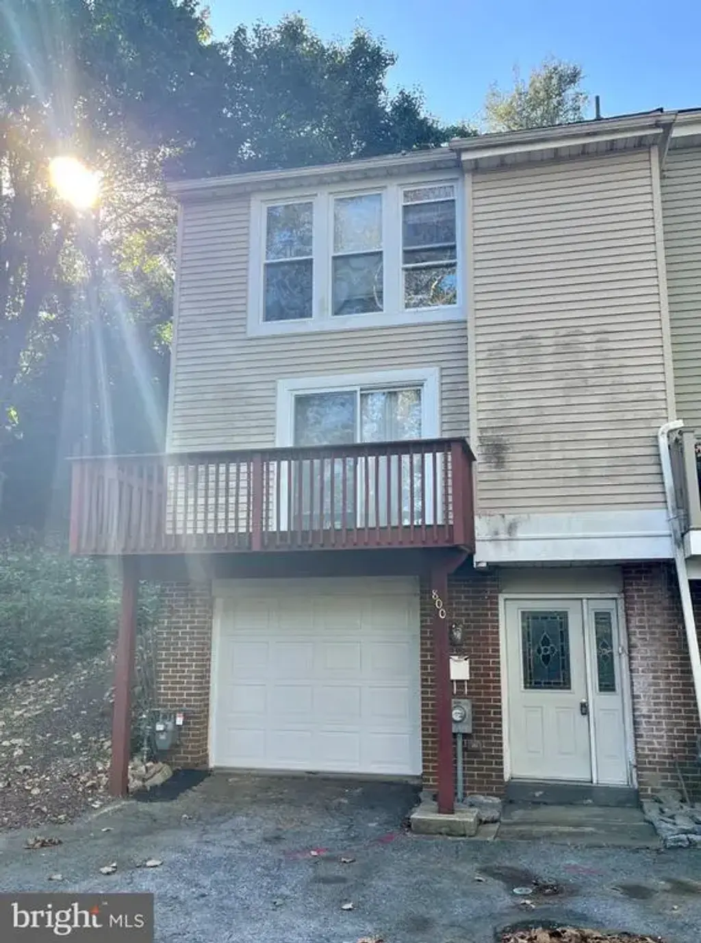 800 Joan Ter, READING