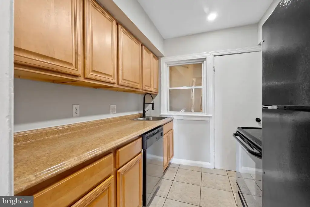 812 Taylor St Ne #4, WASHINGTON