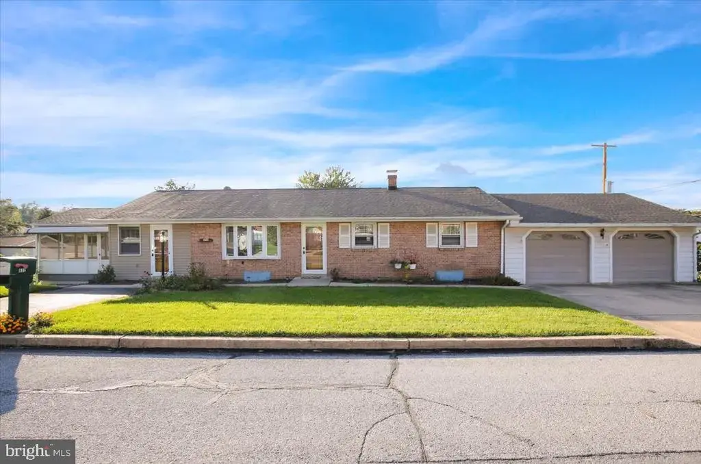 832 Fritz Ave, READING