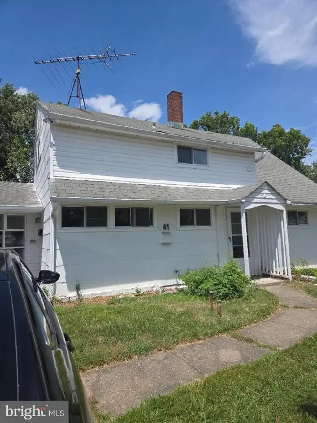 41 Whitewood Dr, LEVITTOWN