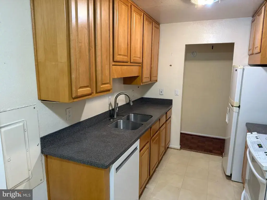 6101 Edsall Rd #1007, ALEXANDRIA
