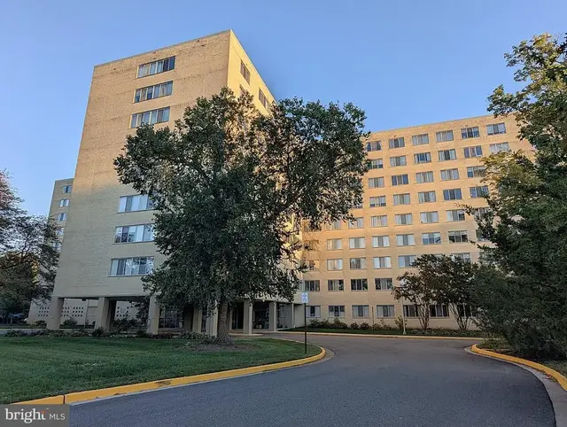 6621 Wakefield Dr #417, Alexandria