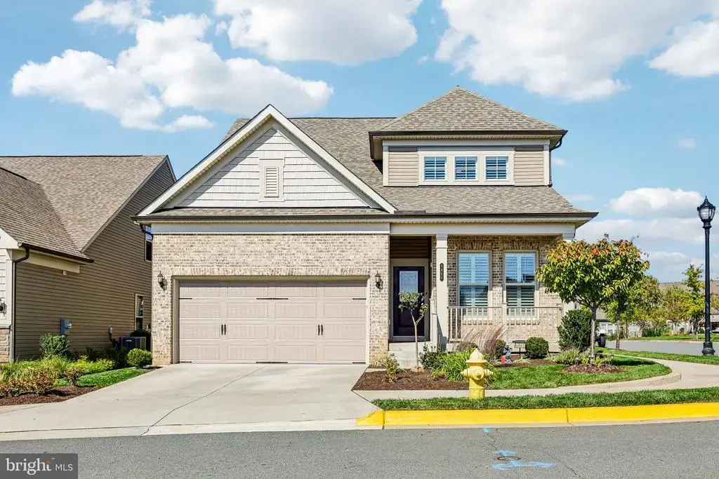 6860 Moonstone Peony Ln, HAYMARKET