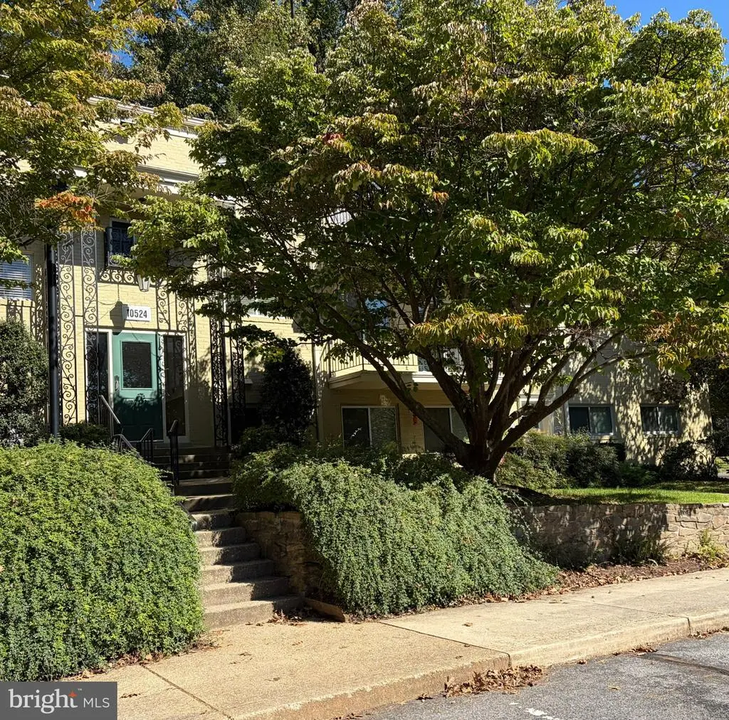 10524 Weymouth St #104, BETHESDA