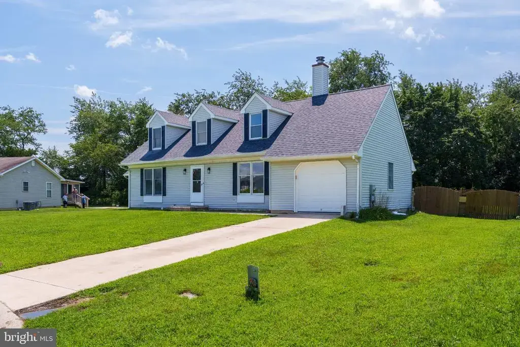 230 Sheffield Dr, DOVER