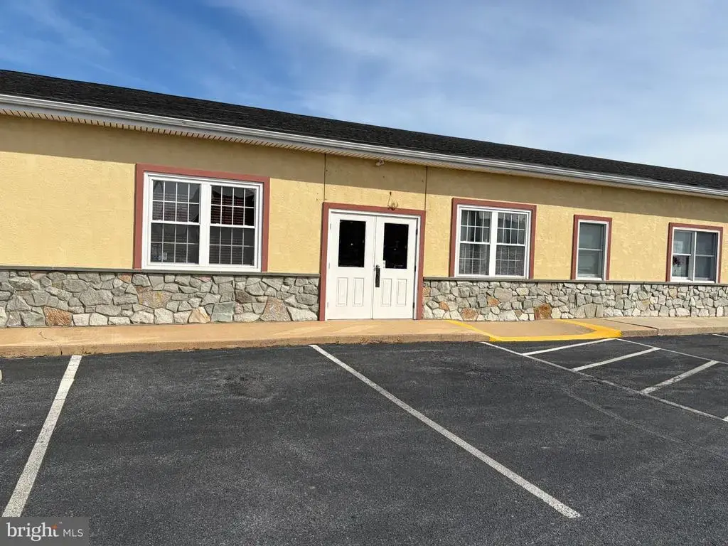 684 W Main St #2, NEW HOLLAND