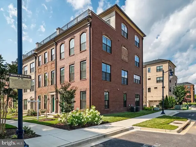 627 Halsey Way, Oxon Hill