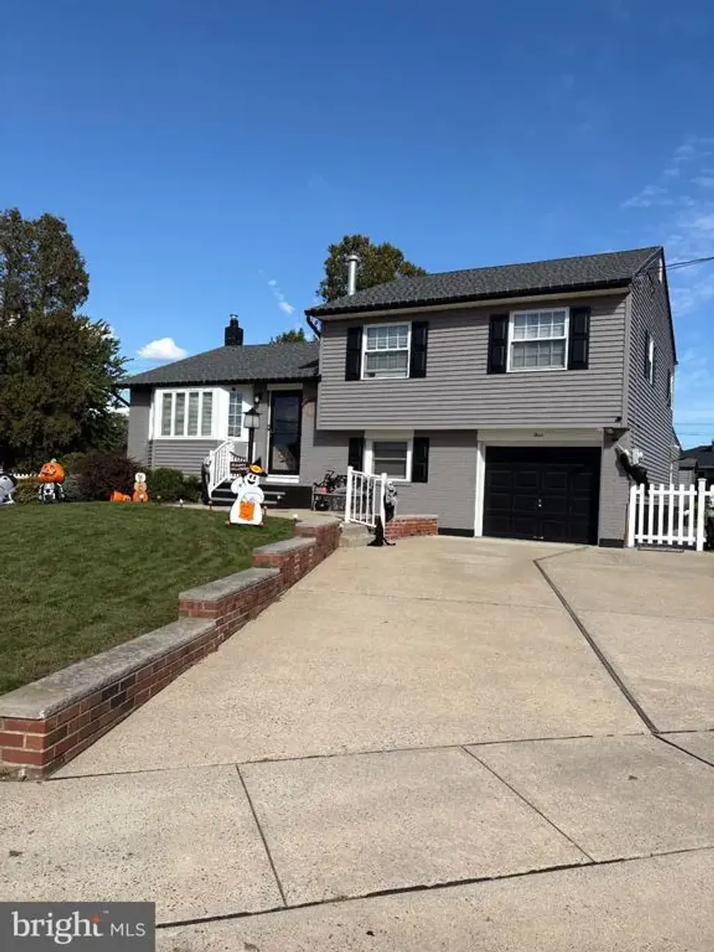 4 Bow Rd, HAMILTON TWP