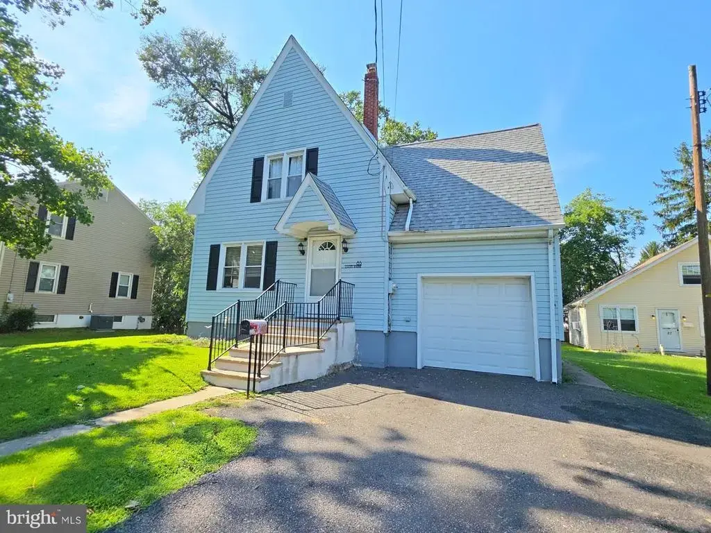 85 Locust Ave, PENNSVILLE