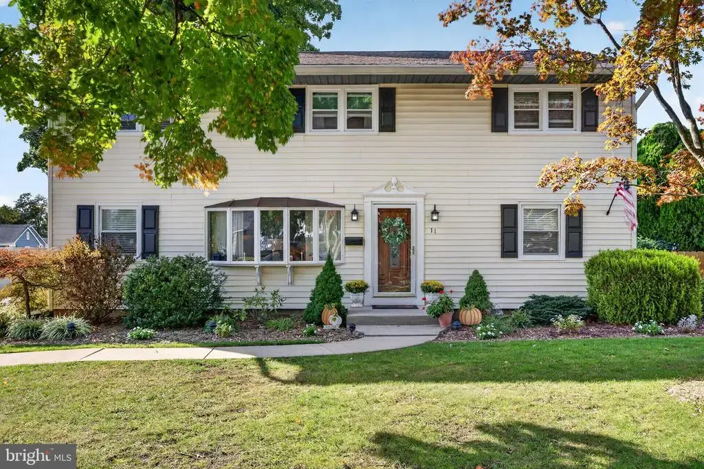 11 Bucknell Ave, STRATFORD