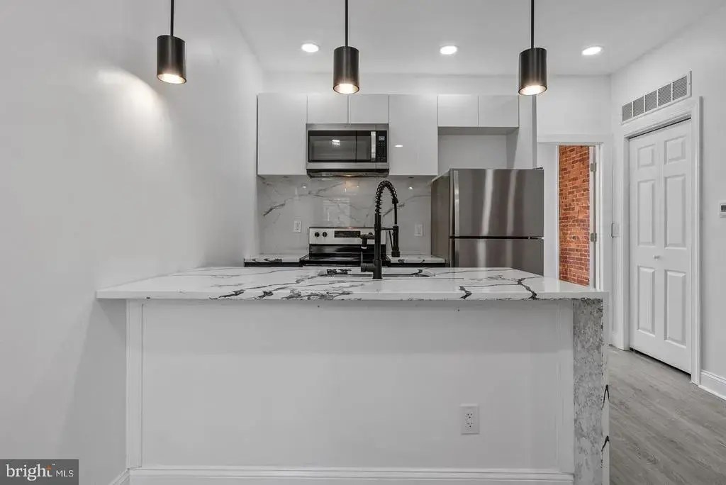 2341 Nicholas St, PHILADELPHIA
