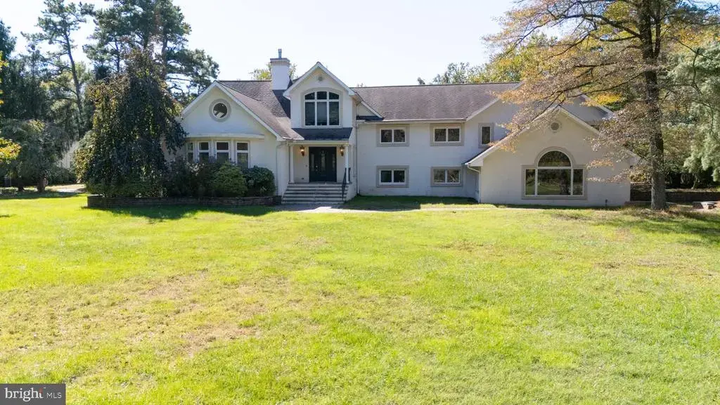 162 Tuckerton Rd, MEDFORD