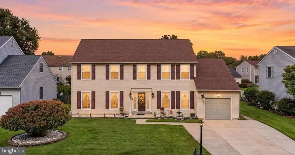 7 Sumac Ct, NEWARK