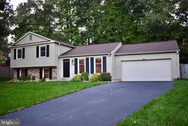 1548 Hiddenbrook Dr, Herndon