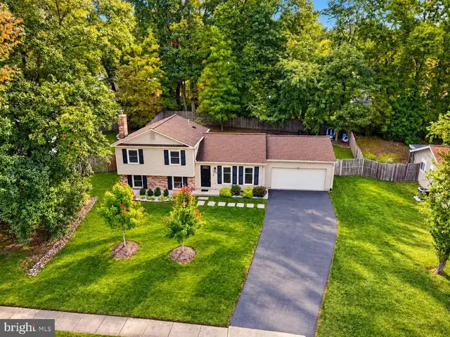 1548 Hiddenbrook Dr, Herndon