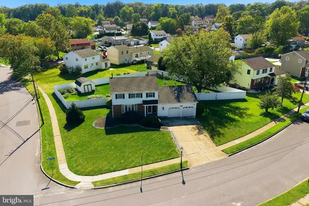 1665 White Oak Ln, WILLIAMSTOWN