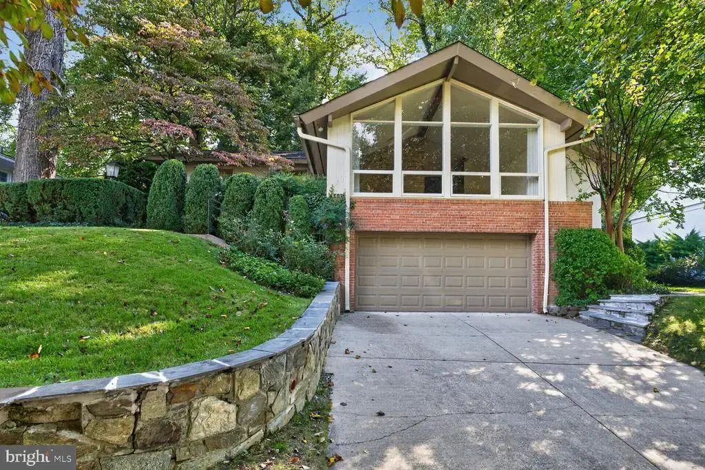 6601 Millwood Rd, BETHESDA