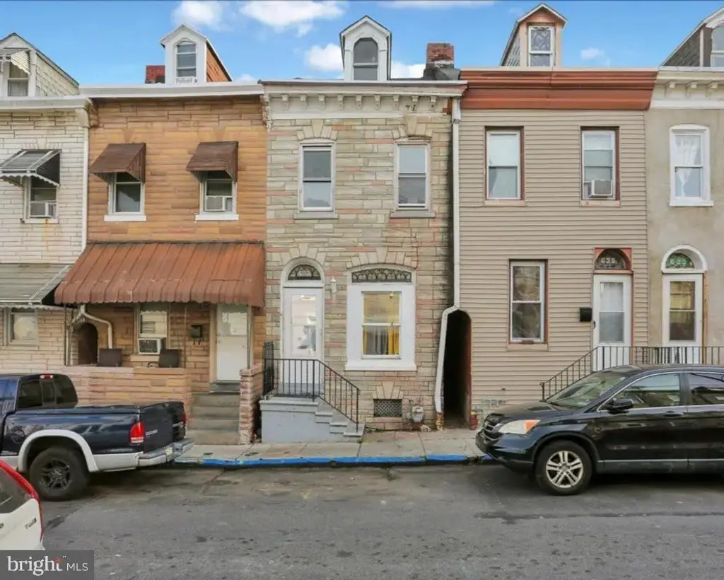 637 Moss St, READING