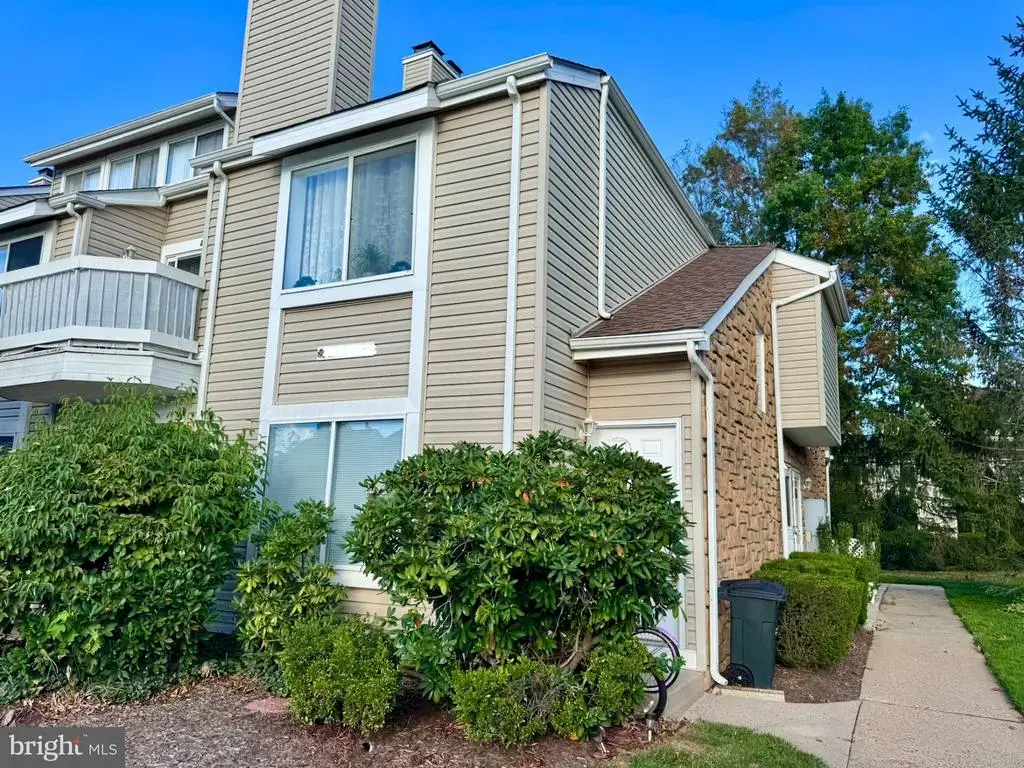 29 Farnham Sq, PARLIN