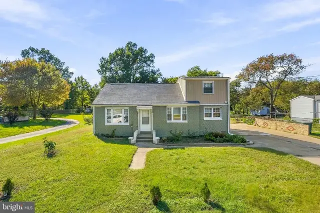 3421 Memorial St, Alexandria