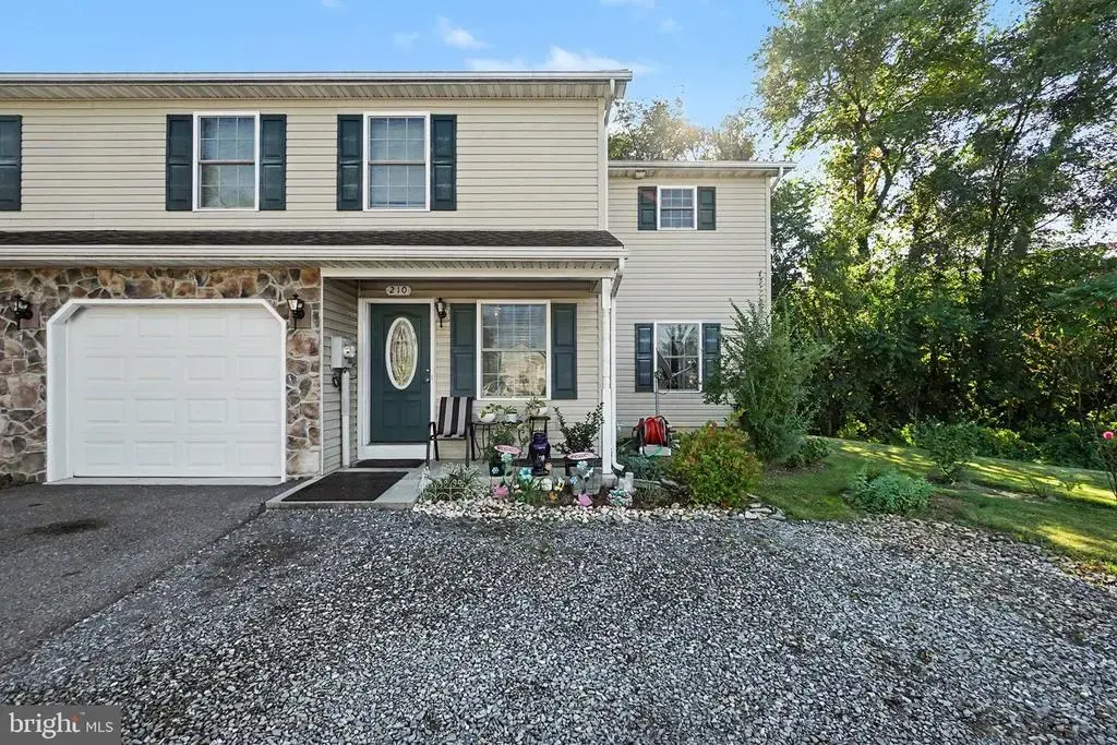 210 Sable Dr, CARLISLE