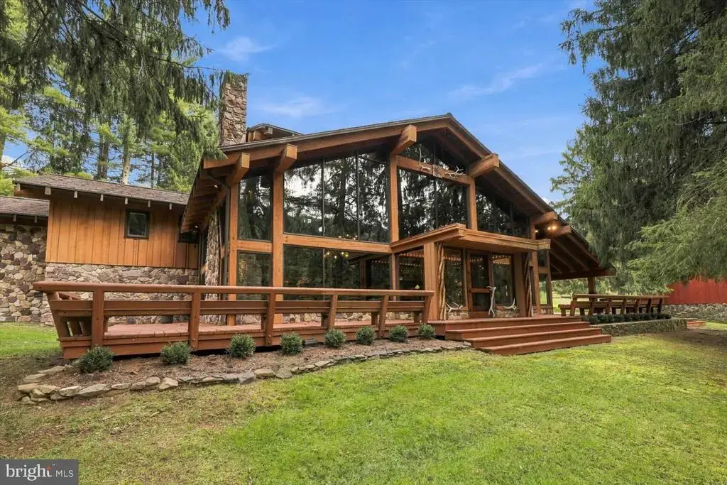 2623 Panther Valley Rd, POTTSVILLE