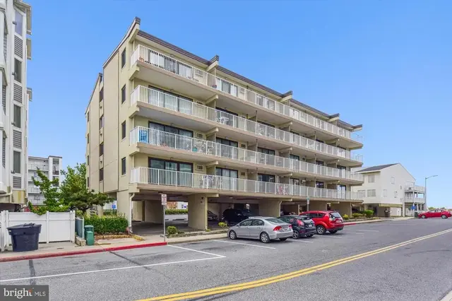 8 35th St #203, Ocean City