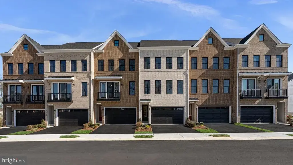 4 Picasso Sq #turner 22-f2-rt, ASHBURN