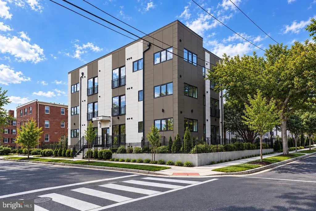 2117 M St Ne #penthouse, WASHINGTON
