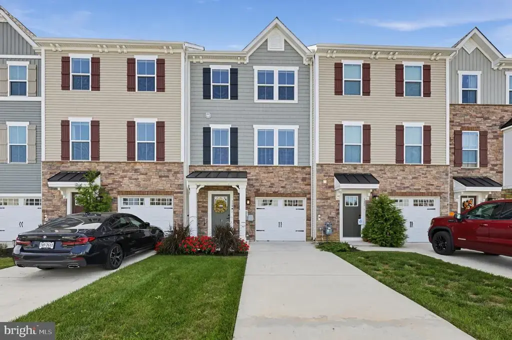 119 Roundstone Run, WOOLWICH TWP