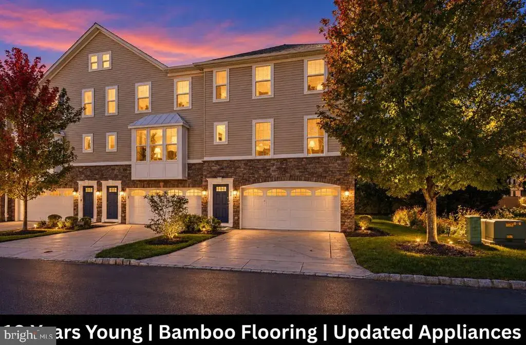 25 Regency Ct, CHERRY HILL