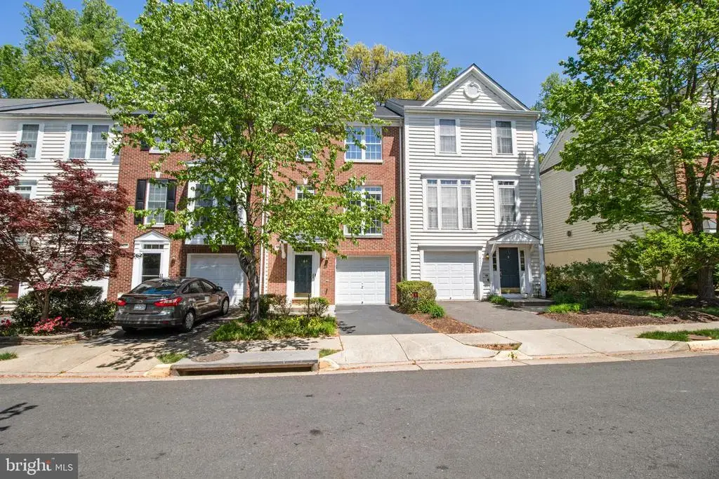 4037 Fairfax Center Hunt Trl Trl, FAIRFAX