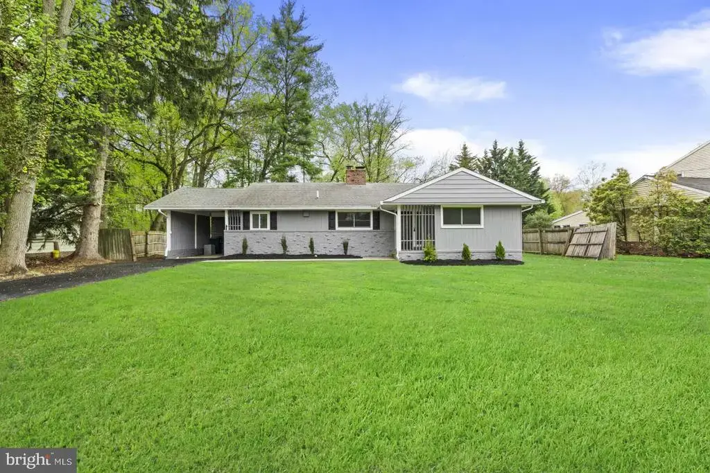 308 Kenwood Dr, MOORESTOWN