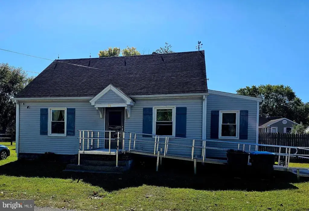 105 E 3rd St, SEAFORD