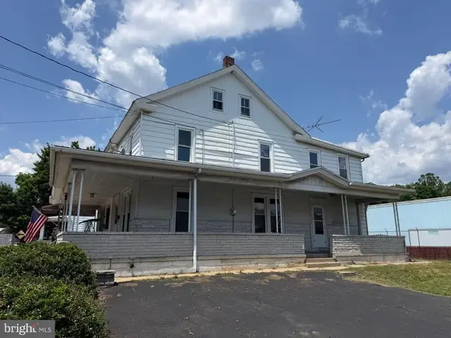 100 N Tulpehocken St, Pine Grove