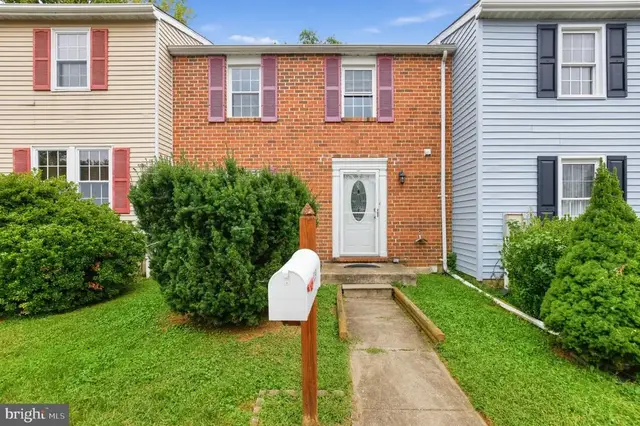 139 Orange Ct, Parkville