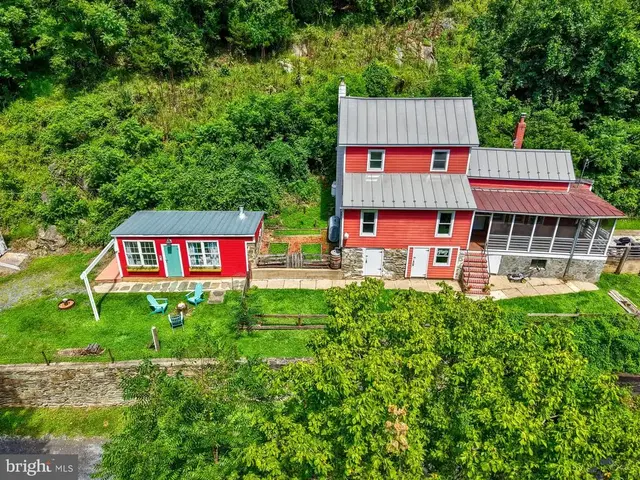 13316 Downey Mill Rd, Lovettsville
