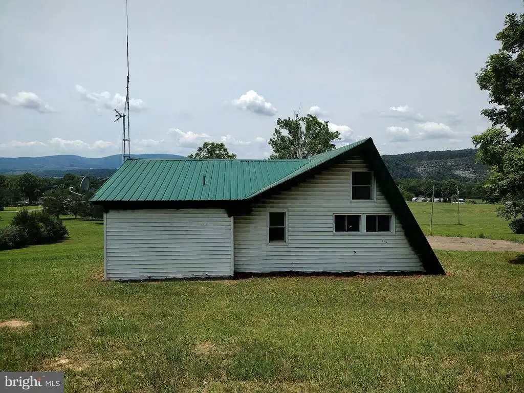 3255 Trough Rd, MOOREFIELD