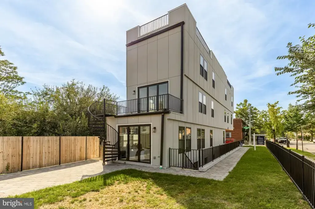 1516 Levis St Ne #2, WASHINGTON