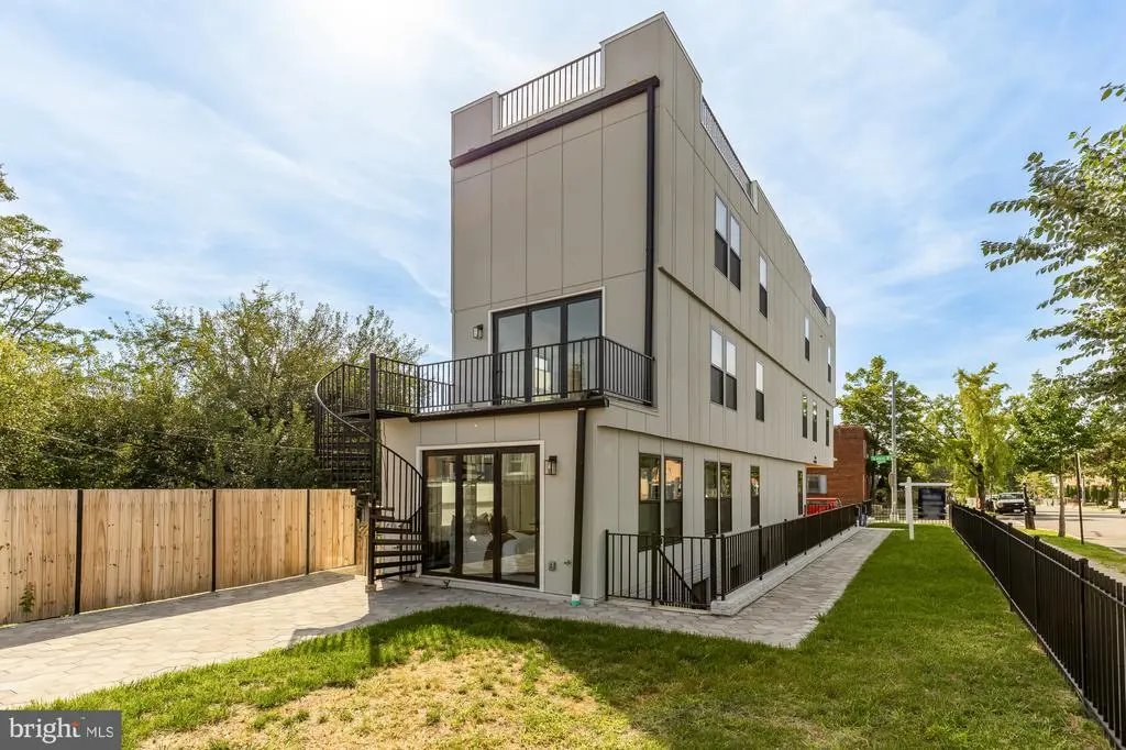 1516 Levis St Ne #2, WASHINGTON