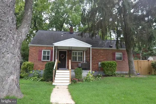 7133 Oakland Ave, Falls Church