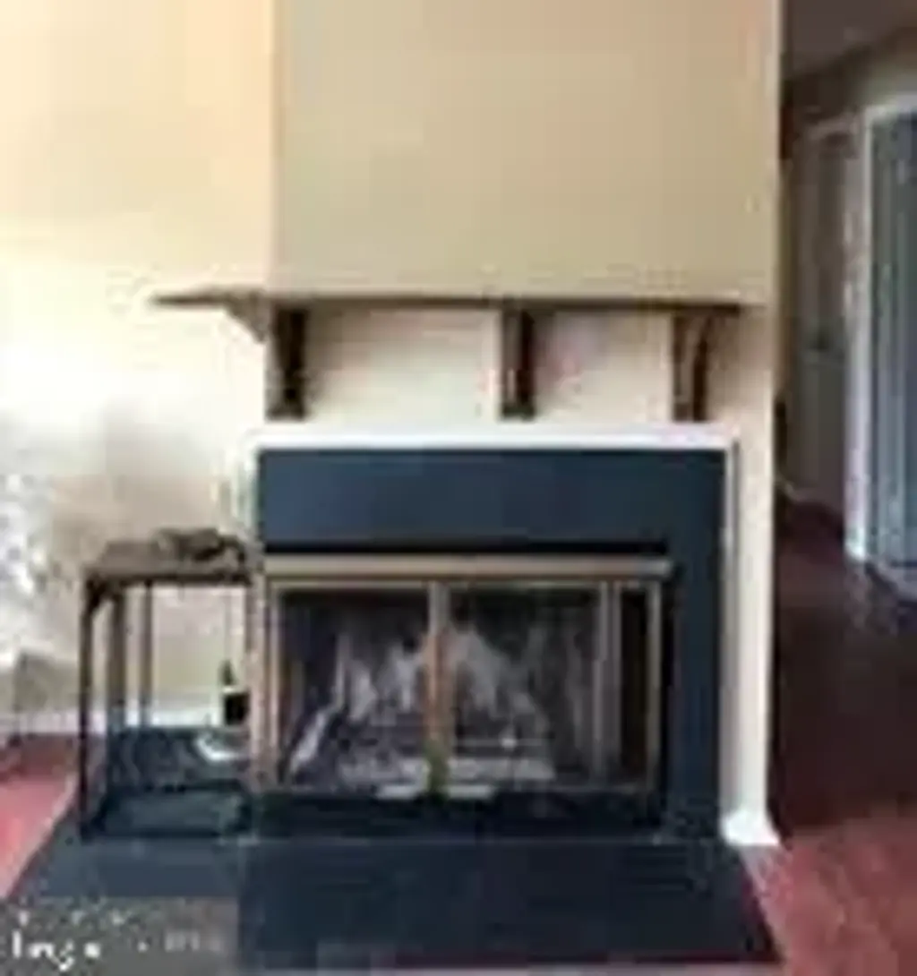 20 Gilpin Ct, LAWRENCEVILLE