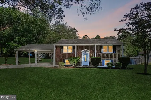 402 Aurora Dr, Millersville
